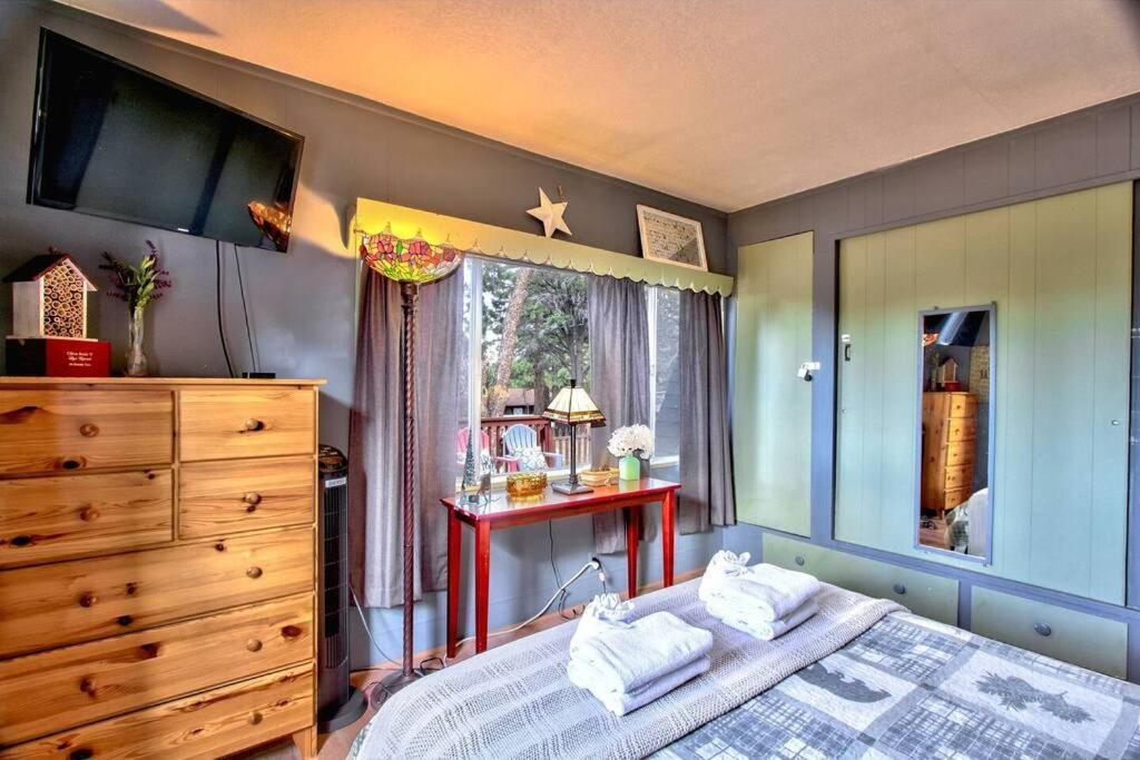 Вилла Los Osos Cozy Cabin With Private Spa And Bbq Биг Бэар Лейк Экстерьер фото
